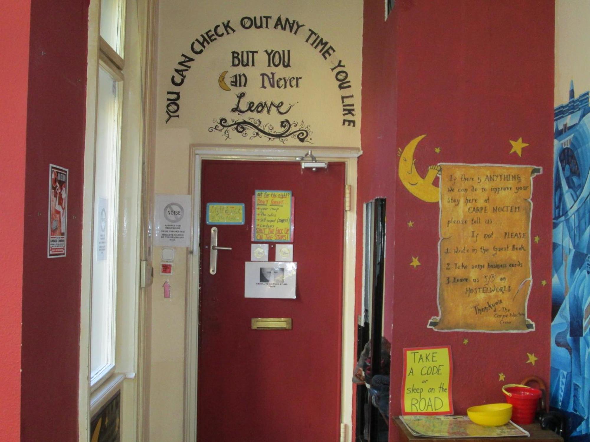 Carpe Noctem Hostel Budapest Bagian luar foto